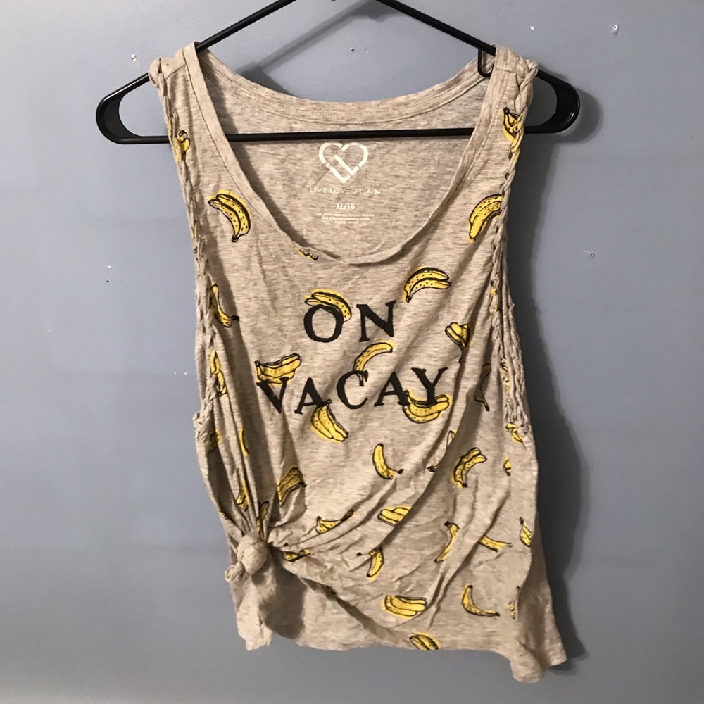 “On vacay” banana tank